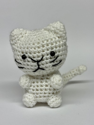 Chat blanc crochet