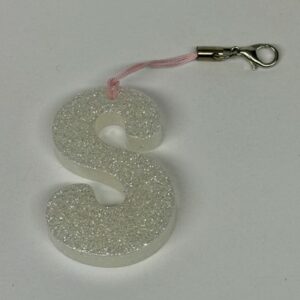 Porte clef blanc lettre S